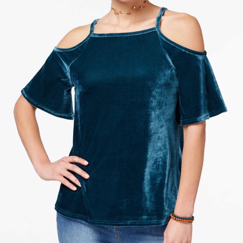 🇺🇸🇺🇸🇺🇸Velvet Cold Shoulder Top 😍💖